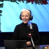 Chanter sous le sapin ou manger des biscuits de Noël? Le choix a été vite fait par nos animateurs ce matin!